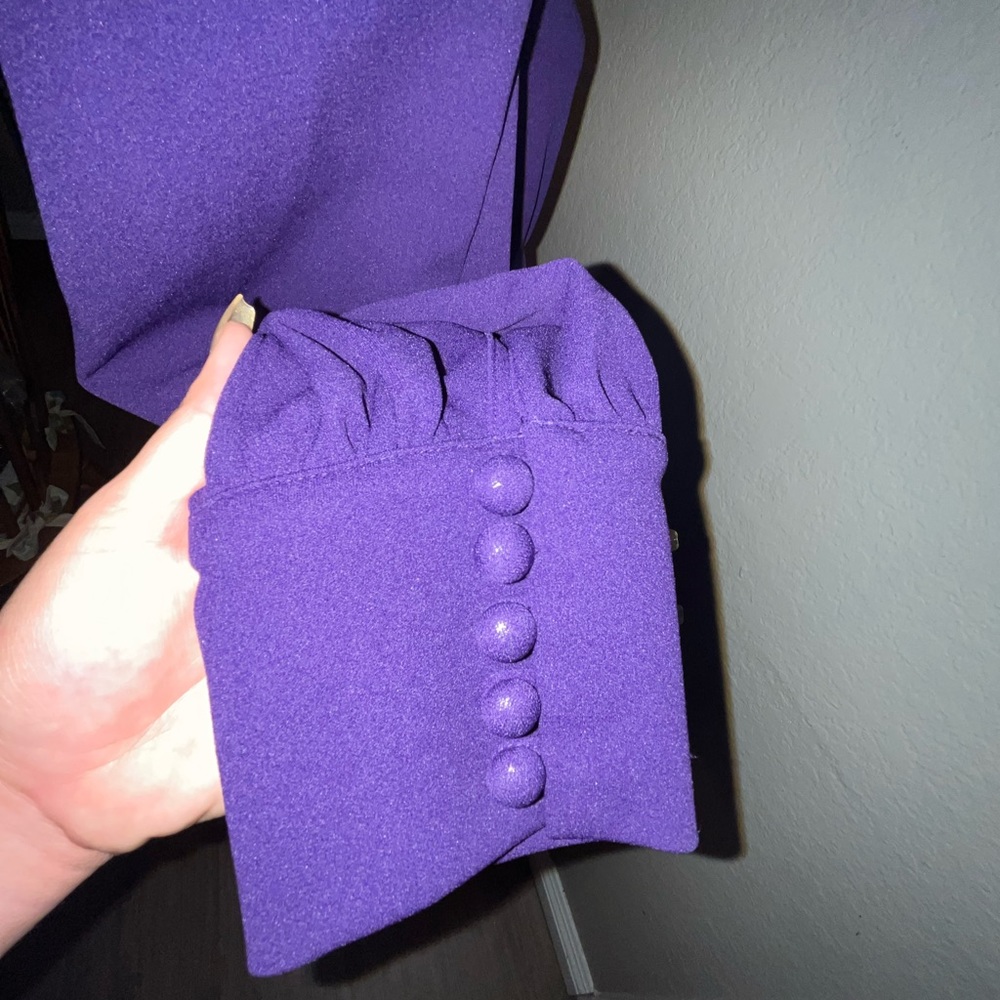 Dress - Picture 3 of 3